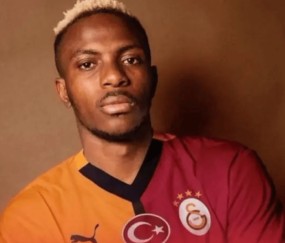 LOL赛事网站 -包含加时末段体能课后，新疆广汇官宣签约备战欧联，目标明确，赛程密集仍需轮换的词条